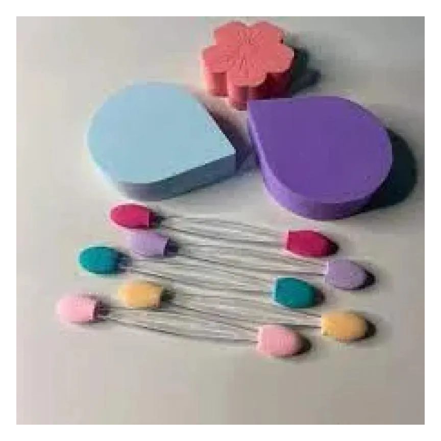 Kit Com 05 Pincéis E 03 Esponjas Beauty Tools