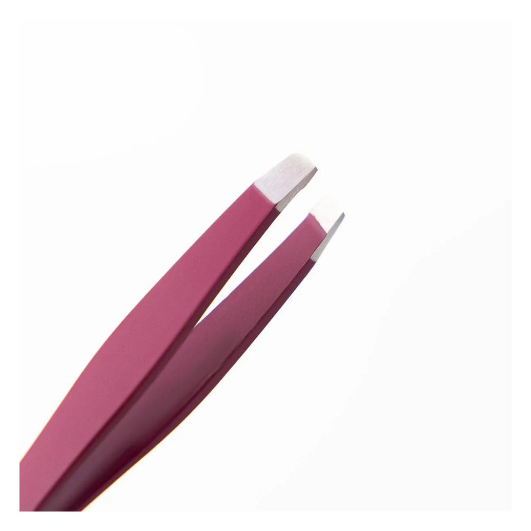 Conjunto Pinça para Sobrancelhas Needs com Estojo 2 Unidades