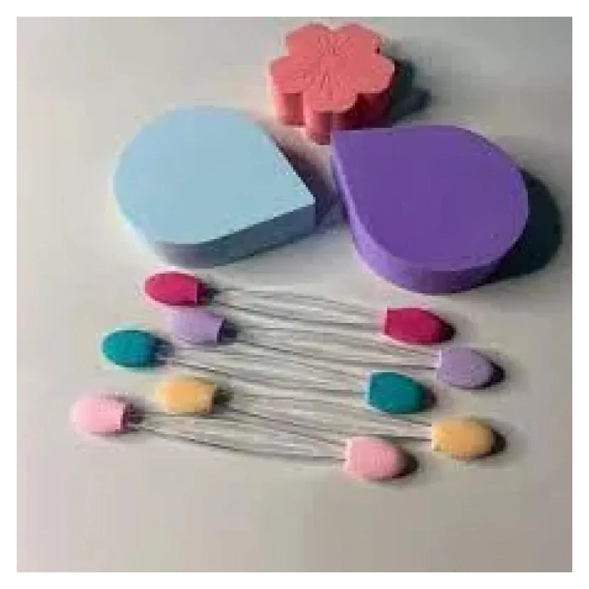 Kit Com 05 Pincéis E 03 Esponjas Beauty Tools